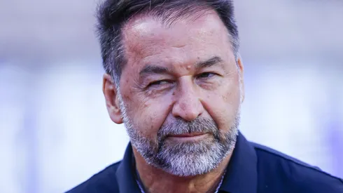 Corinthians renova contrato de jovem meio-campista e fixa multa milionária.