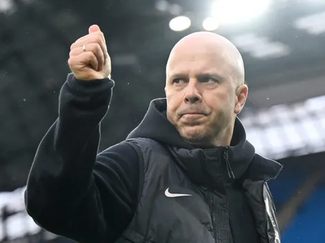 Slot aprova Milos Kerkez; Agente fala sobre chance de transferência