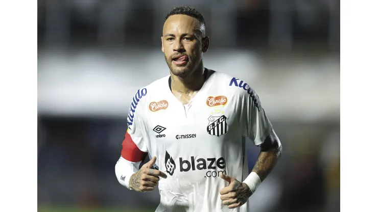 Neymar é peça fundamental no elenco do Santos (Photo by Alexandre Schneider/Getty Images)