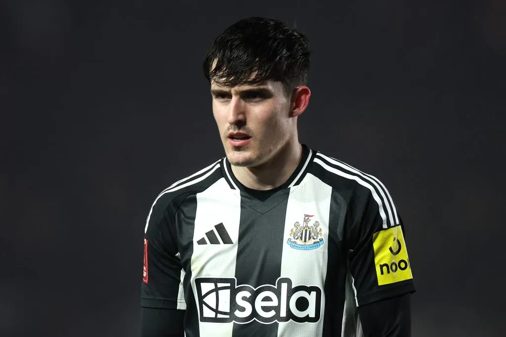 Tino Livramento já foi alvo do Manchester CIty (Photo by Alex Pantling/Getty Images)