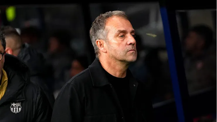 Barcelona presenteia Flick com reforço após empate na Copa do Rei.