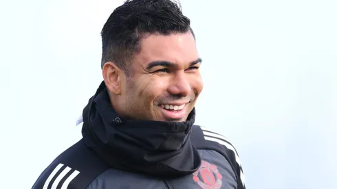 Casemiro exige salário de R$ 10 milhões mensais para trocar o Manchester United por outra potência. (Photo by Ben Roberts Photo/Getty Images)