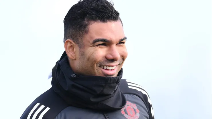 Casemiro exige salário de R$ 10 milhões mensais para trocar o Manchester United por outra potência. (Photo by Ben Roberts Photo/Getty Images)