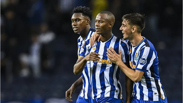 O espanhol de 20 anos desperta interesse de grandes clubes da Premier League, incluindo Chelsea e Arsenal. (Foto de Octavio Passos/Getty Images)