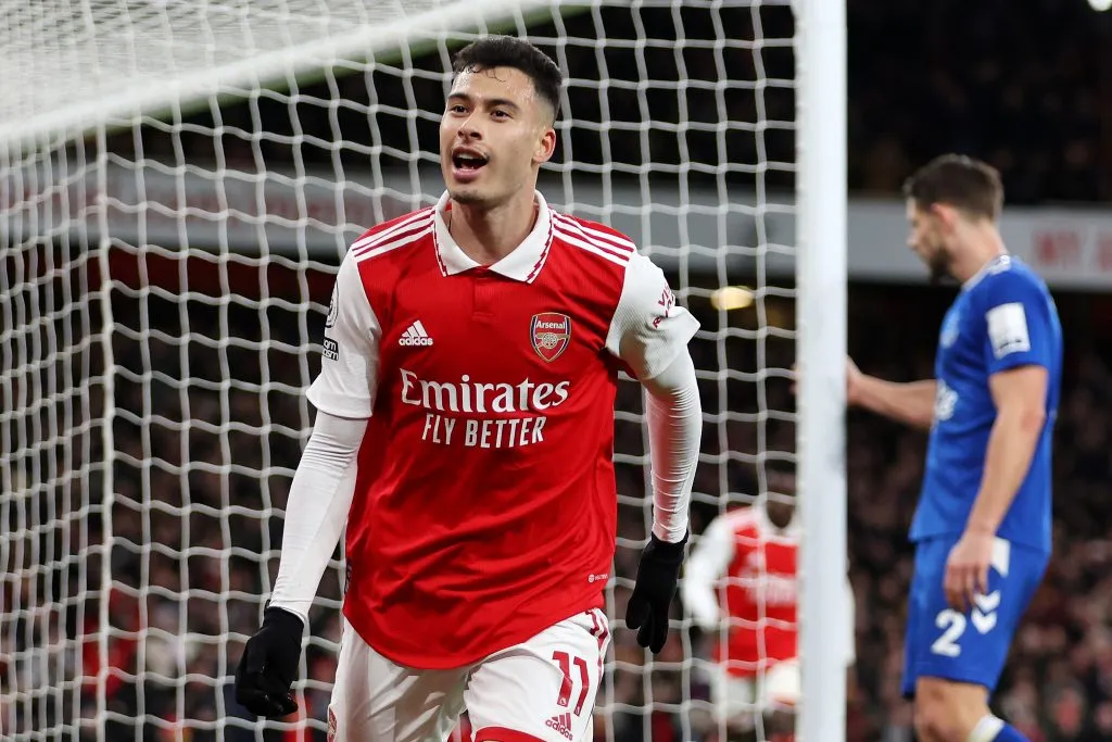 Martinelli no duelo diante do Everton (Photo by Julian Finney/Getty Images)