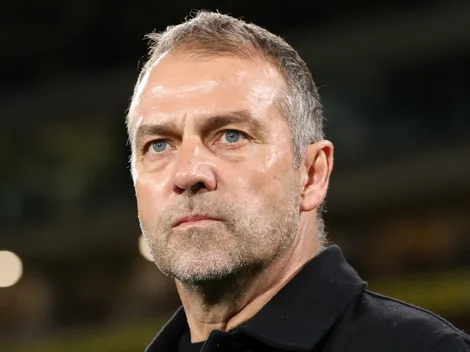 Barcelona é avisado e Hansi Flick transforma Ronald Araújo em reserva