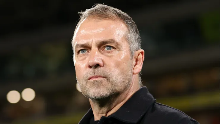 Hansi Flick perde a paciência e retira capitão do Barcelona do time titular (Photo by Florencia Tan Jun/Getty Images)