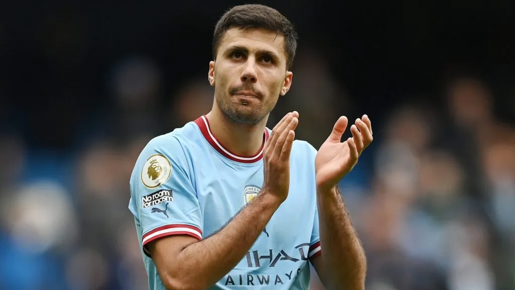 Rodri, cotado no Real Madrid, em campo pelo Manchester City (Photo by Michael Regan/Getty Images)