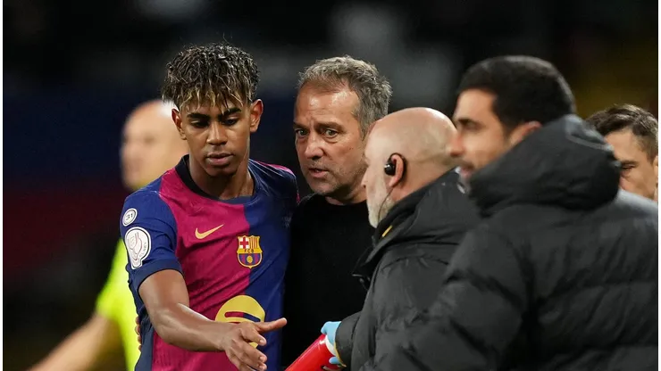Barcelona tem lesão inesperada no elenco confirmada por Hansi Flick.