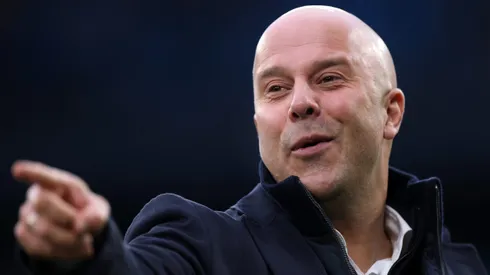 Arne Slot, técnico do Liverpool. Clube deseja contratar três jogadores do Ajax. Foto: Alex Pantling