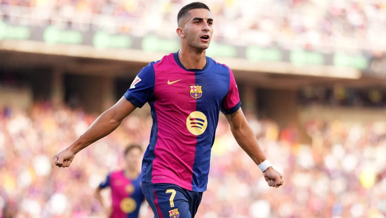 Ferran Torres em jogo do Barcelona. Foto: Alex Caparros/Getty Images