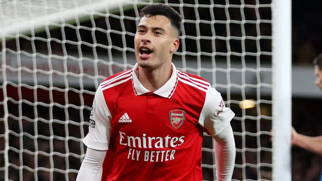 Martinelli, ligado ao Barcelona, em campo pelo Arsenal (Photo by Julian Finney/Getty Images)