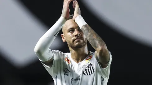 Hansi Flick abre o jogo sobre o retorno de Neymar voltar ao Barcelona.