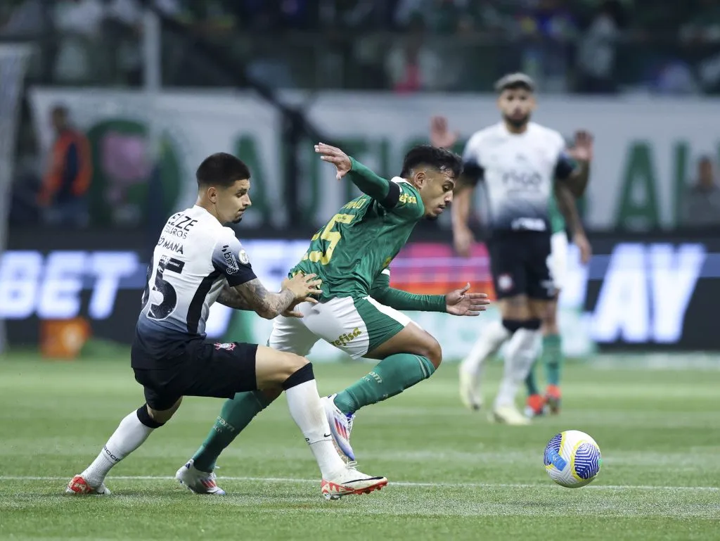 Léo Maná em ação contra o Palmeiras. (Photo by Alexandre Schneider/Getty Images)