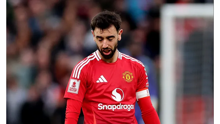 Man United toma decisão sobre Bruno Fernandes em meio a caos interno.