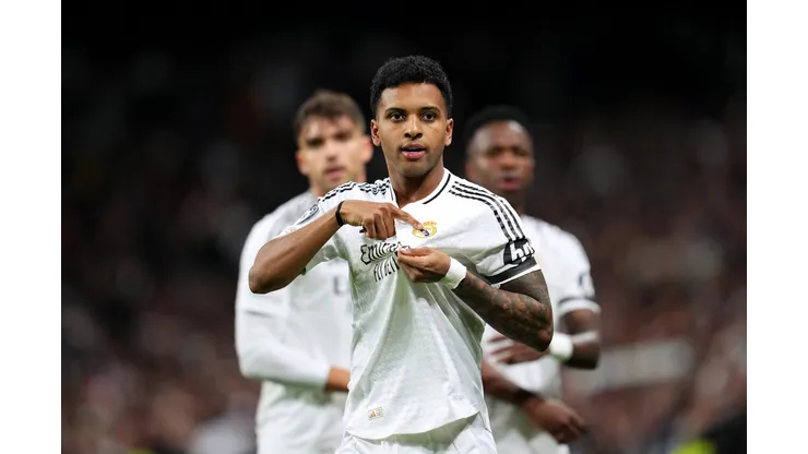 Rodrygo, atleta do Real Madrid em campo (Photo by Aitor Alcalde/Getty Images)
