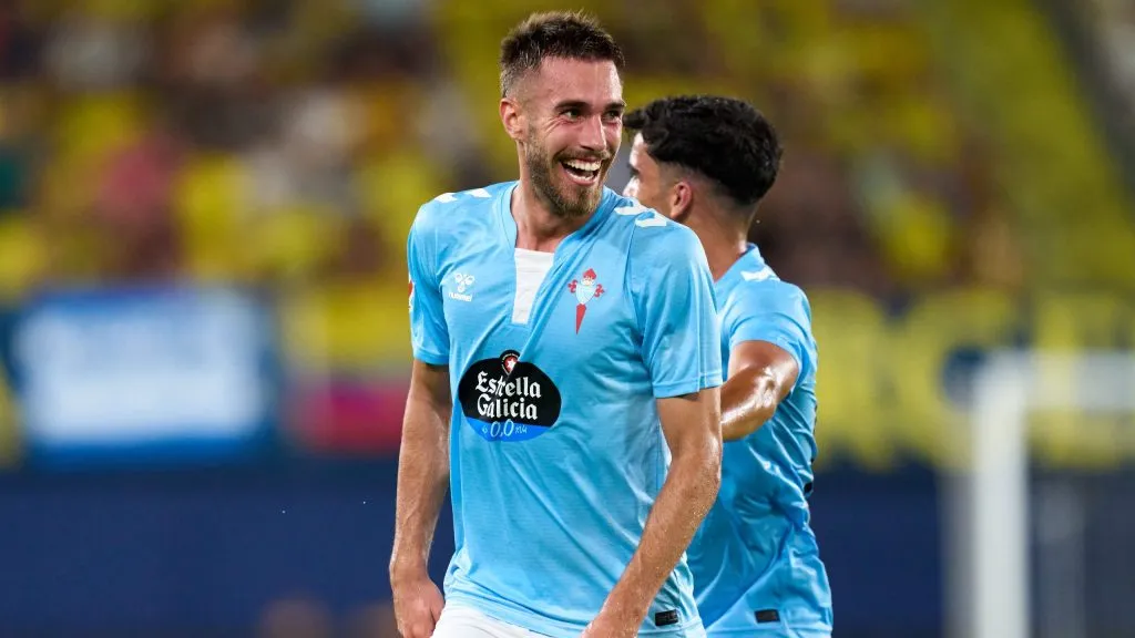Óscar Mingueza em jogo do Celta de Vigo. Foto: Alex Caparros/Getty Images