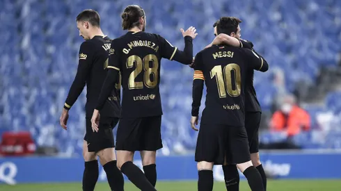 Óscar Mingueza e Messi em jogo do Barcelona. Foto: Juan Manuel Serrano Arce