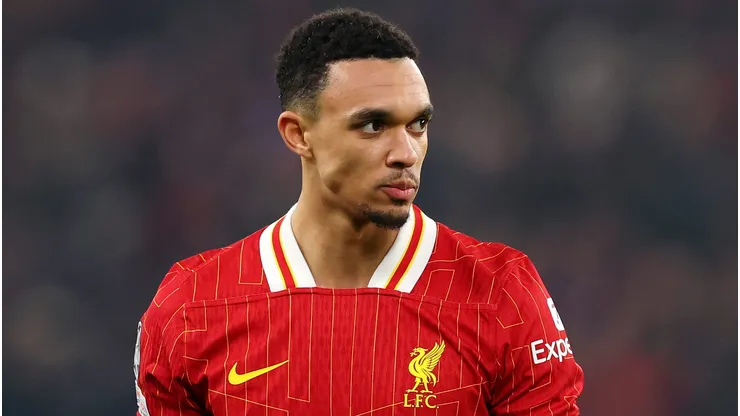 Real Madrid ainda busca convencer o Liverpool por Trent Alexander-Arnold (Photo by Carl Recine/Getty Images)