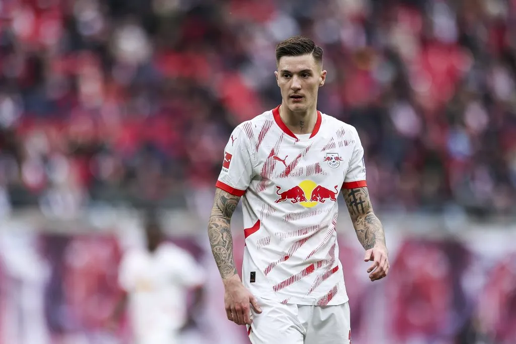 Benjamin Sesko em jogo do RB Leipzig (Photo by Maja Hitij/Getty Images)
