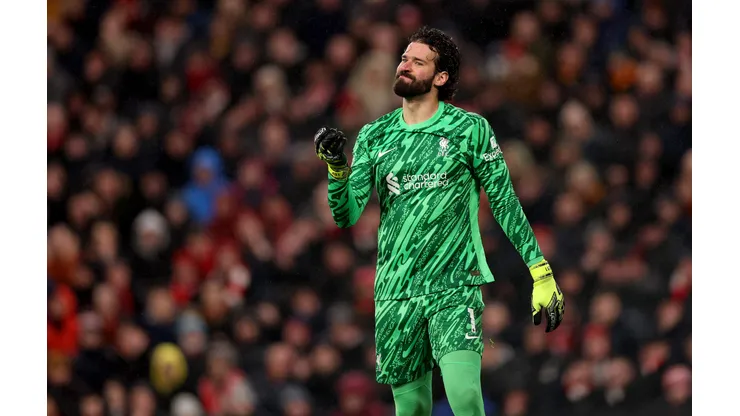 Alisson em ação (Photo by Carl Recine/Getty Images)