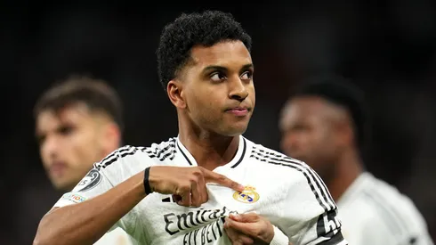 Rodrygo ganha a camisa 10 na ausência de Neymar. Foto: Aitor Alcalde/Getty Images