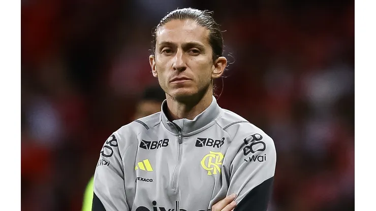 Apresentador dá opinião surpreendente sobre Filipe Luís.