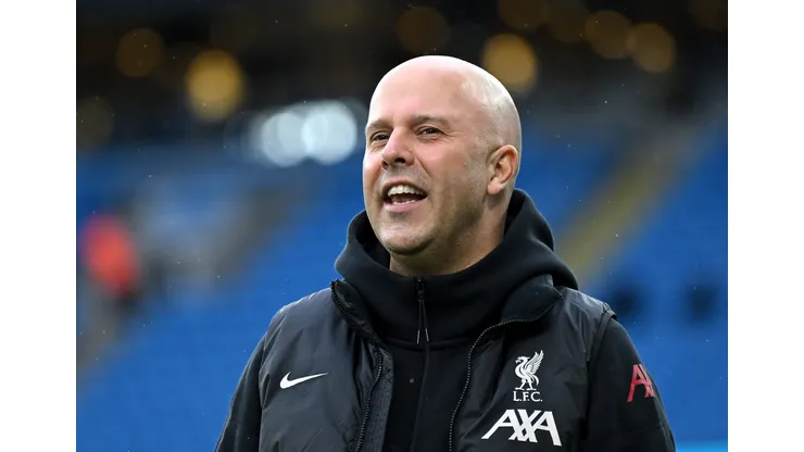 Arne Slot, técnico do Liverpool (Photo by Shaun Botterill/Getty Images)