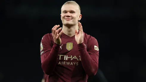 Haaland em campo pelo Manchester City. (Photo by Alex Pantling/Getty Images)