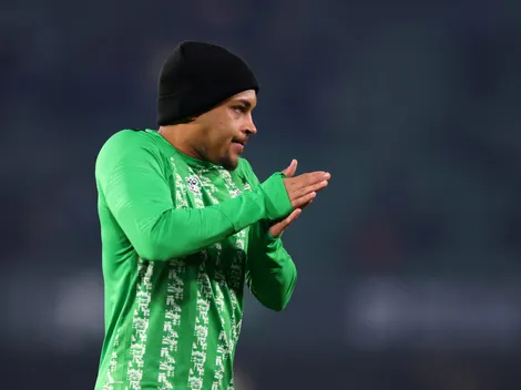 Vitor Roque minimiza sintético e revela "puxão de orelha" de Abel Ferreira