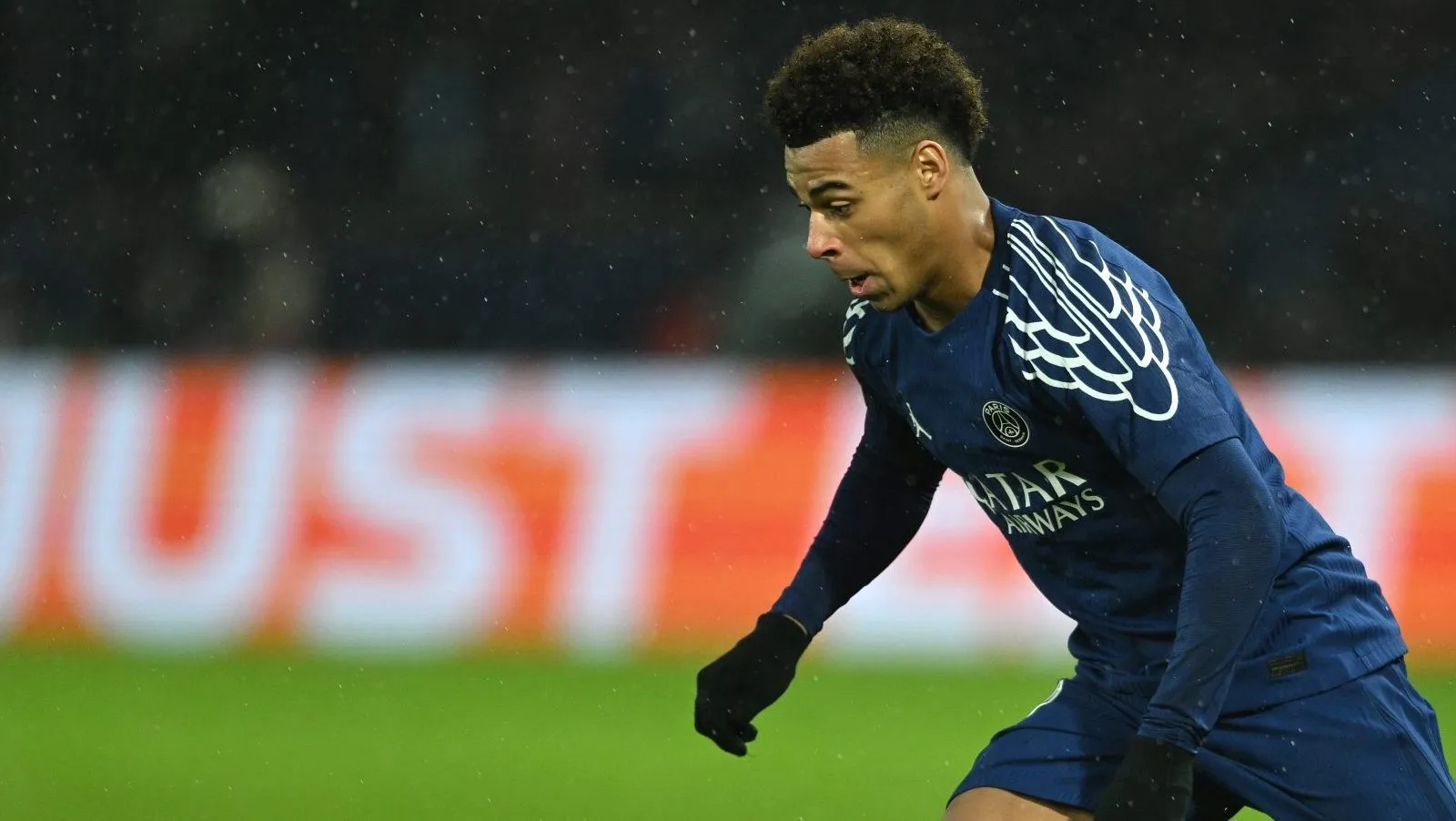 Désiré Doué em jogo do PSG. Foto: Mike Hewitt/Getty Images