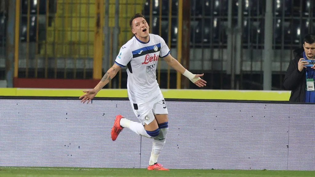 Mateo Retegui em jogo da Atalanta. Foto: Gabriele Maltinti/Getty Images