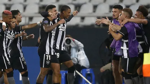 O jogador desperta interesse por seu potencial e habilidades promissoras, mas sua contratação pode exigir uma negociação intensa. (Foto de Wagner Meier/Getty Images)