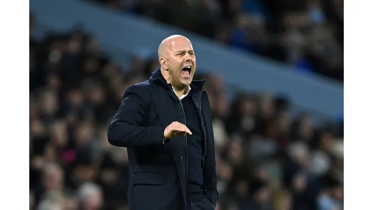 Arne Slot, técnico do Liverpool (Photo by Shaun Botterill/Getty Images)