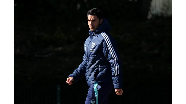 Arteta, técnico do Arsenal em treinamento (Photo by Harry Murphy/Getty Images)