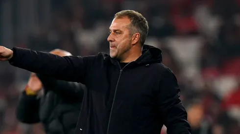 Barcelona abre conversas por renovação de titular com aval de Hansi Flick.