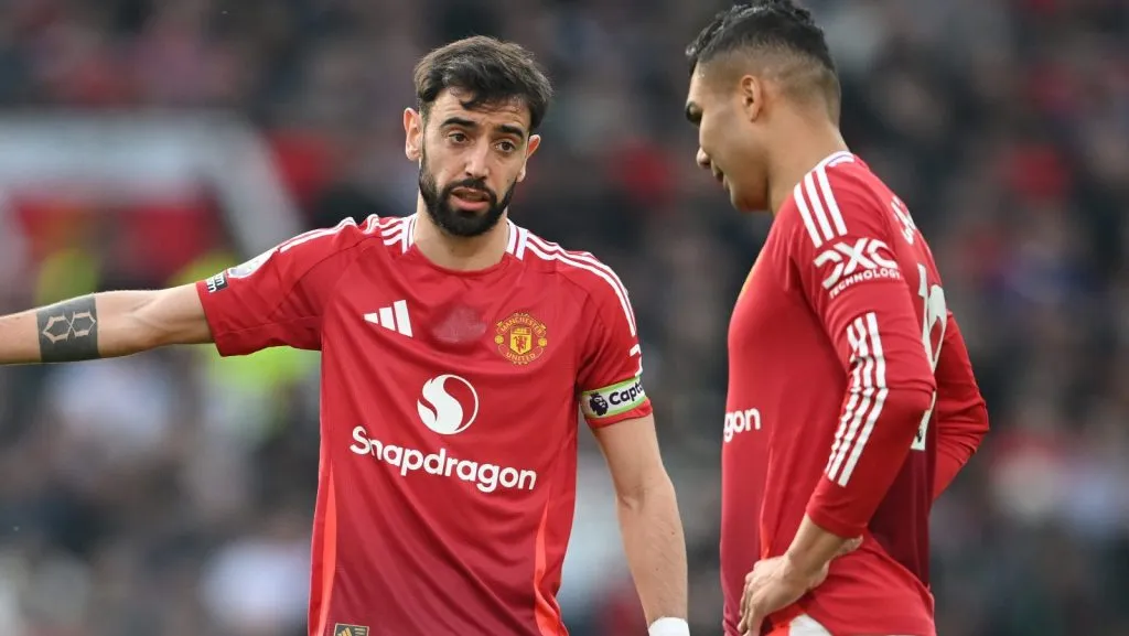 Bruno Fernandes e Casemiro conversam