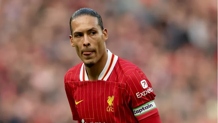 Liverpool pode dar adeus a Van Dijk após interesse de gigante de LaLiga.