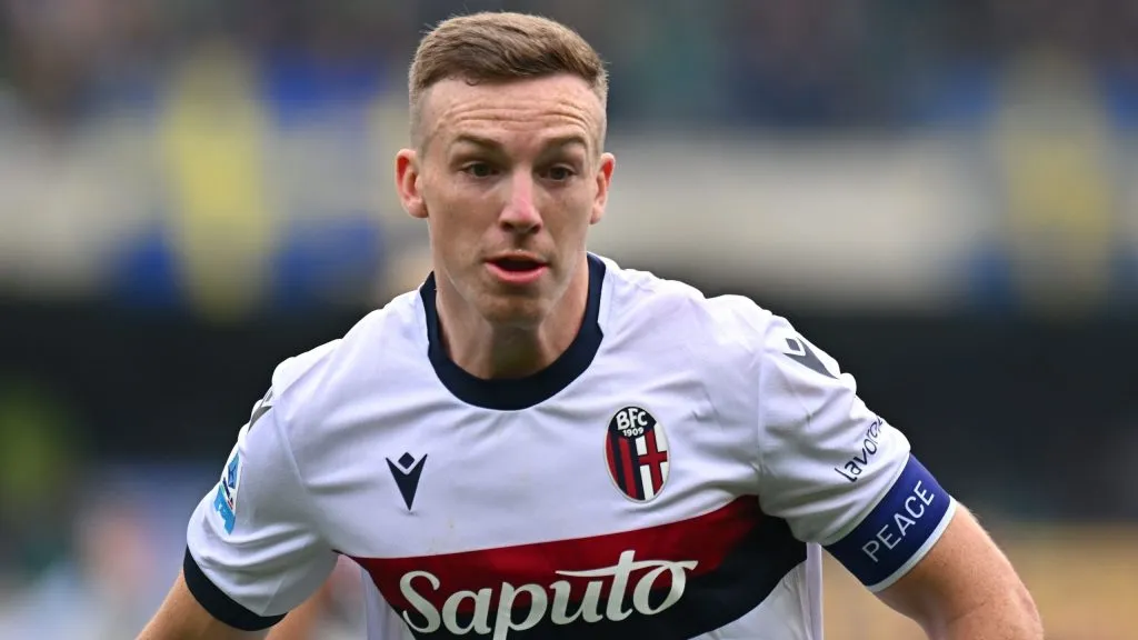 Lewis Ferguson em jogo do Bologna. Foto: Alessandro Sabattini/Getty Images