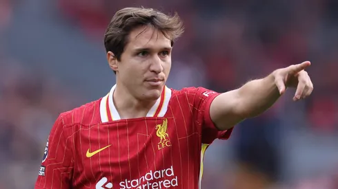 Federico Chiesa em ação pelo Liverpool. Jogador está na mira do Atlético de Madrid. Foto: Alex Livesey