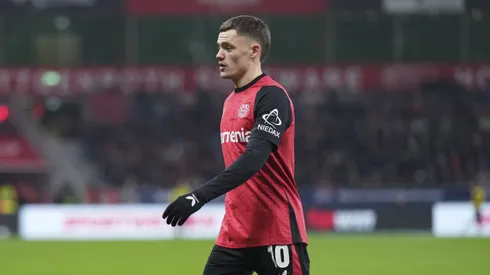 O clube propôs um novo contrato até 2028, com um salário milionário e uma cláusula de liberação pós-Copa de 2026. (Foto de Pau Barrena/Getty Images)