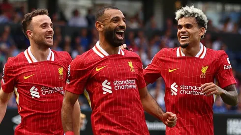 Diogo Jota (à esquerda), Salah (centro) e Luis Díaz (à direita), pelo Liverpool. O primeiro é alvo do Newcastle (Photo by Marc Atkins/Getty Images)