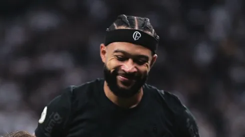 Memphis volta à seleção da Holanda após dois vexames com o Corinthians