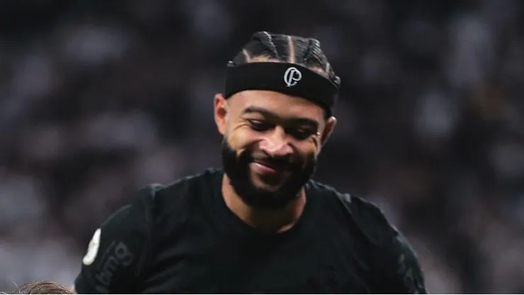Memphis volta à seleção da Holanda após dois vexames com o Corinthians