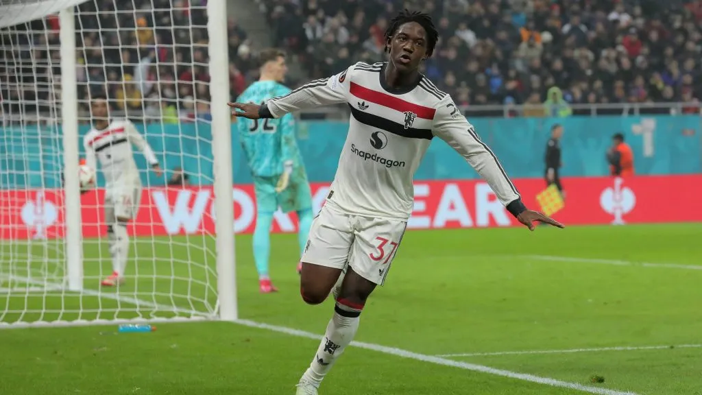 Mainoo em jogo do Manchester United. Foto: Vasile Mihai-Antonio/Getty Images