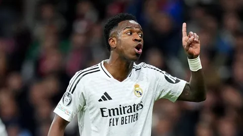 Vini Jr provoca a torcida do Atlético de Madrid. Foto: Angel Martinez/Getty Images