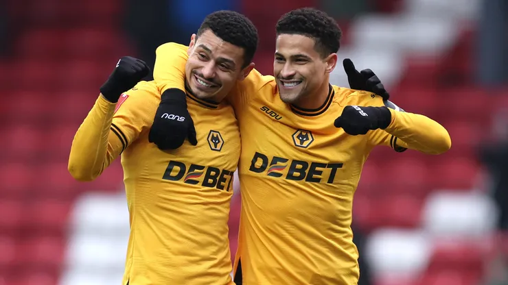 João Gomes e André durante jogo do Wolverhampton