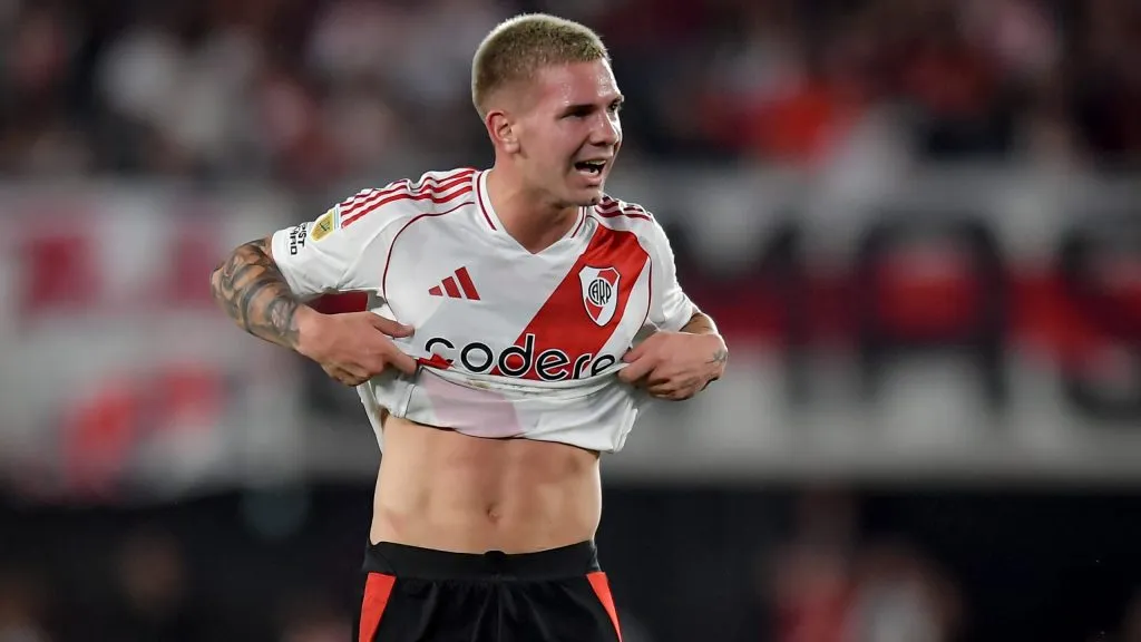 Franco Mastantuono em jogo do River Plate, alvo do Real MADRID. Foto: Marcelo Endelli/Getty Images