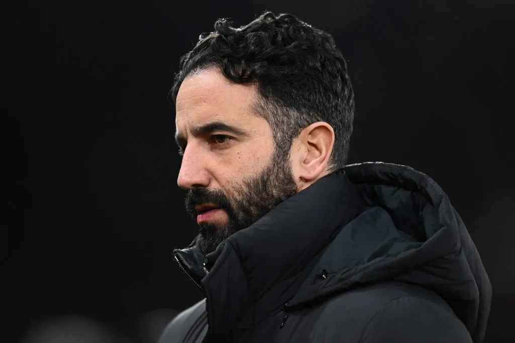 Ruben Amorim de casaco preto