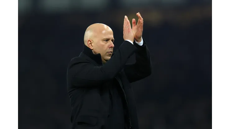 Arne Slot, técnico do Liverpool (Photo by Alex Pantling/Getty Images)